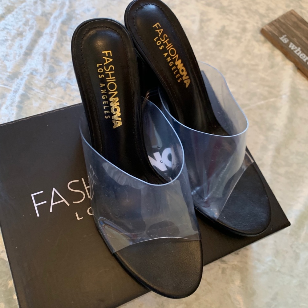 Women’s Black Fashion Nova Heels - Picture 6 of 6